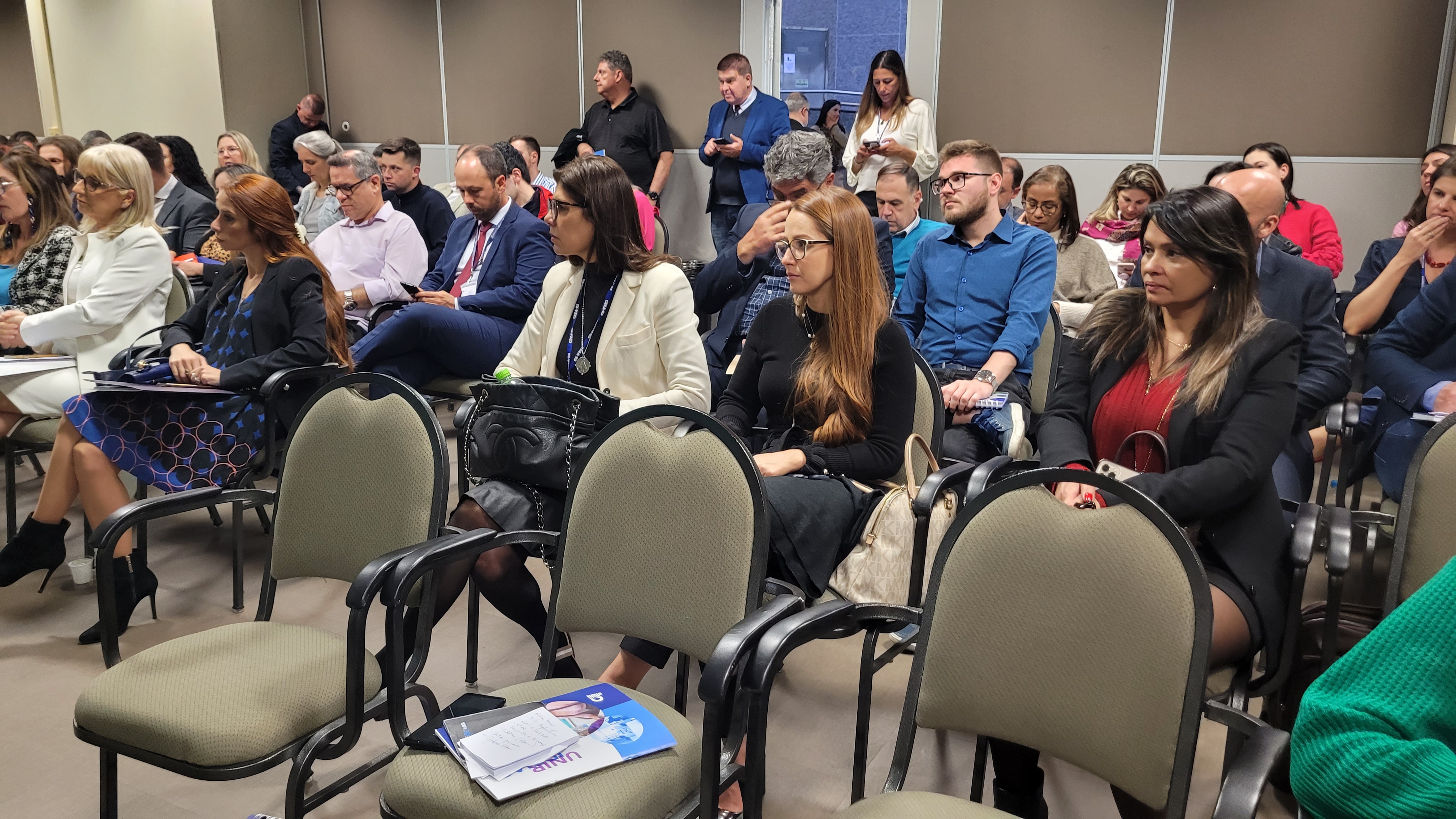 Também presentes a advogada Maria Fernanda Bermudéz e a ouvidora Ana Vasconcelos